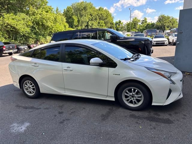 Used 2018 Toyota Prius Two w/ Prius Two Safety Plus Package FWD image 3