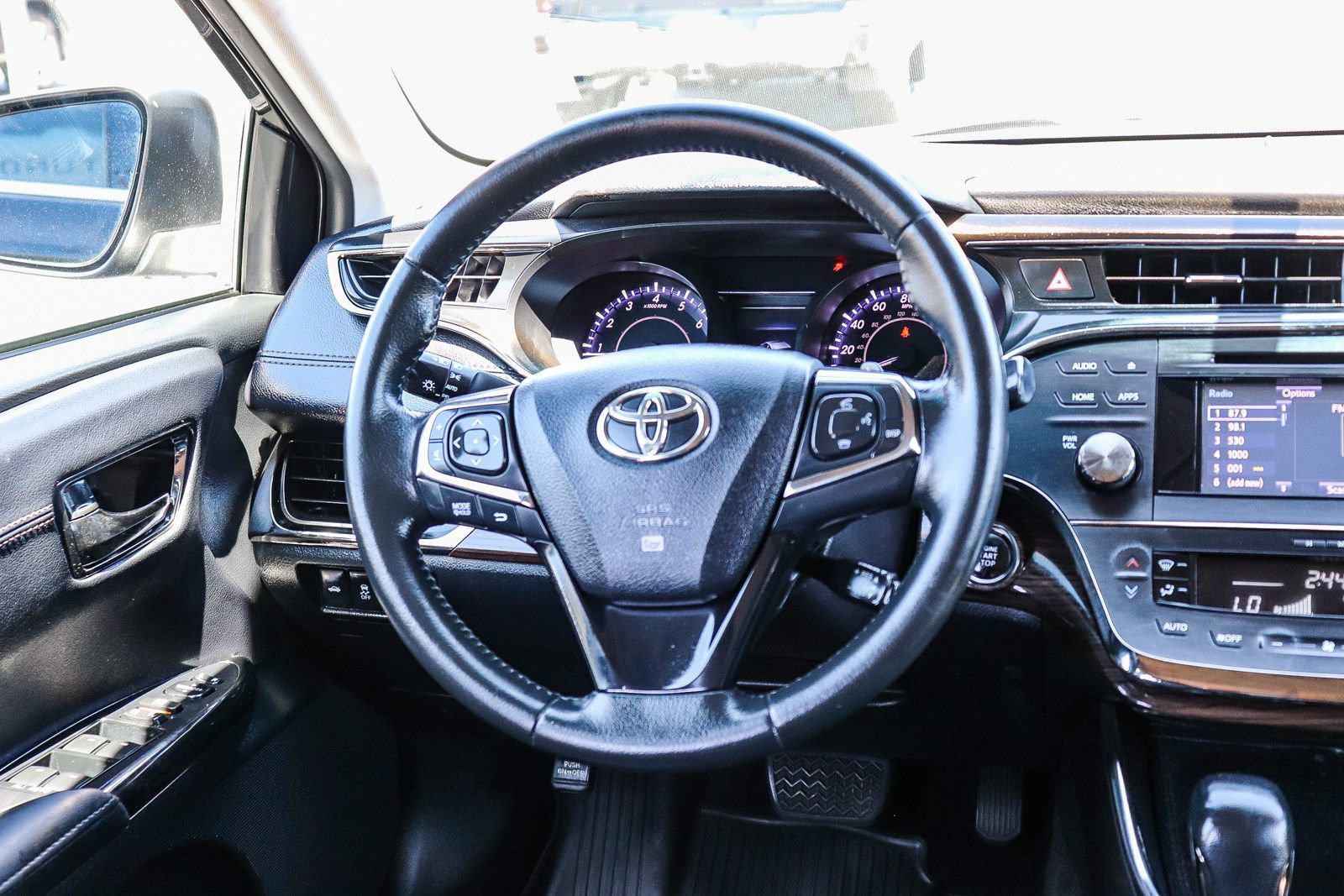 Used 2015 Toyota Avalon XLE FWD image 18