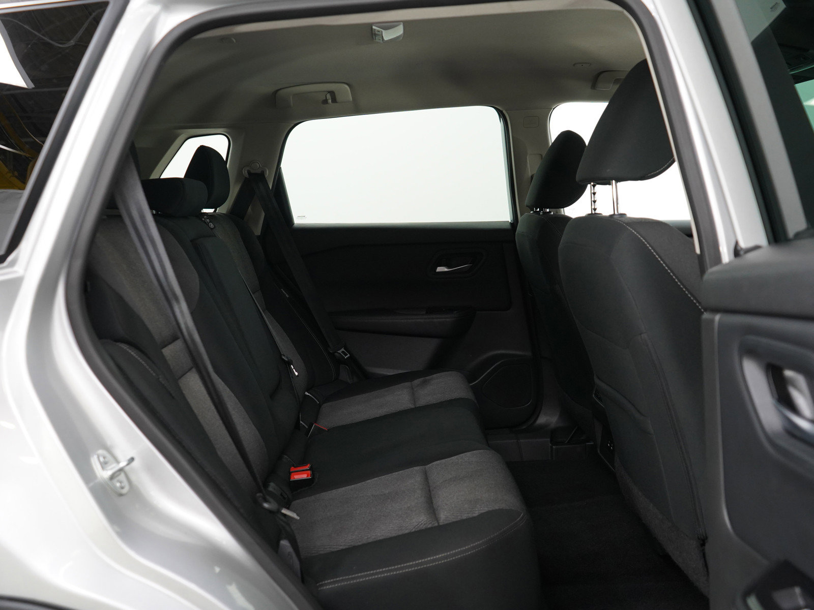 Used 2024 Nissan Rogue SV image 11