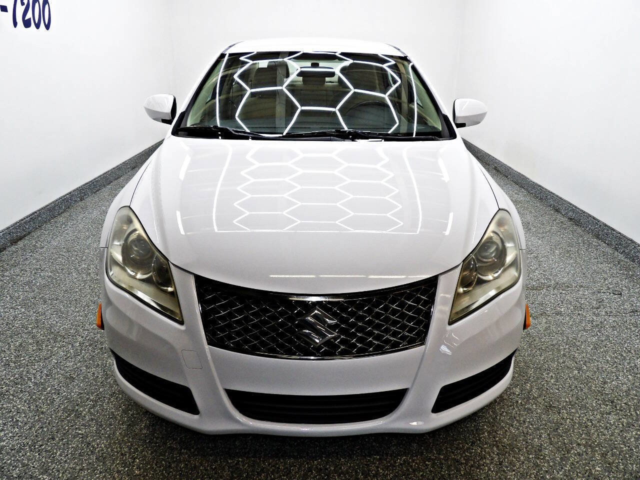 Used 2013 Suzuki Kizashi S image 2