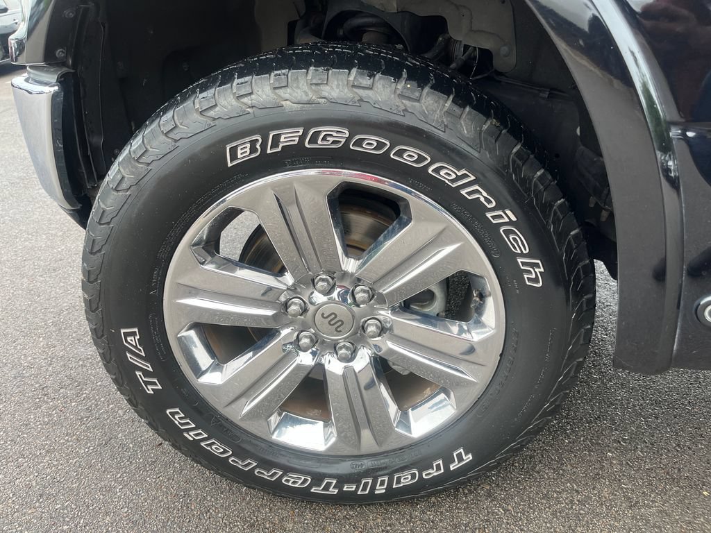 Used 2018 Ford F150 King Ranch w/ Equipment Group 601A Luxury AWD/4WD image 28