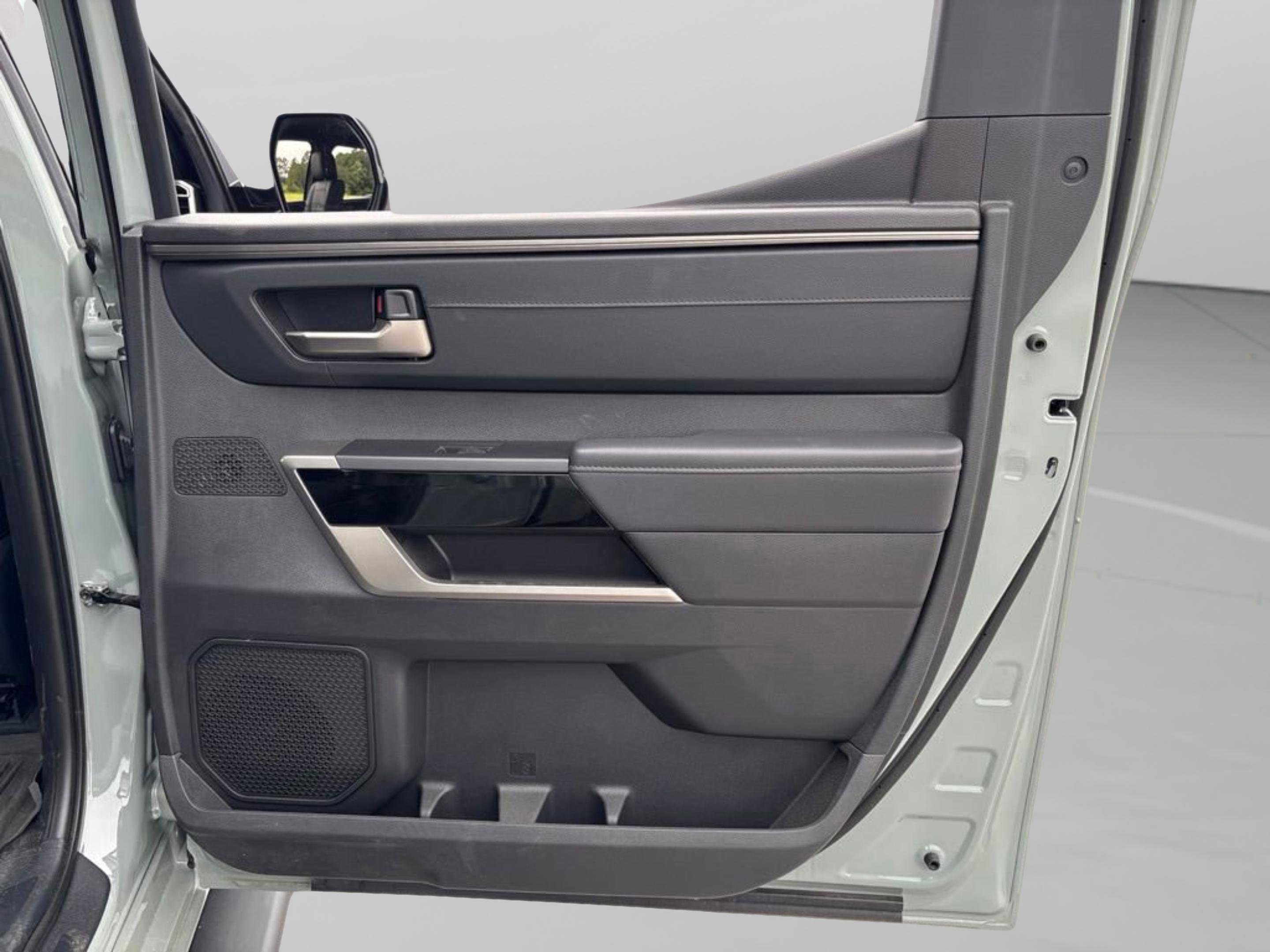New 2025 Toyota Tundra Limited AWD/4WD image 25