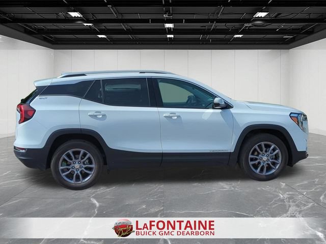 Used 2023 GMC Terrain SLT w/ LPO, Floor Liner Package AWD/4WD image 9