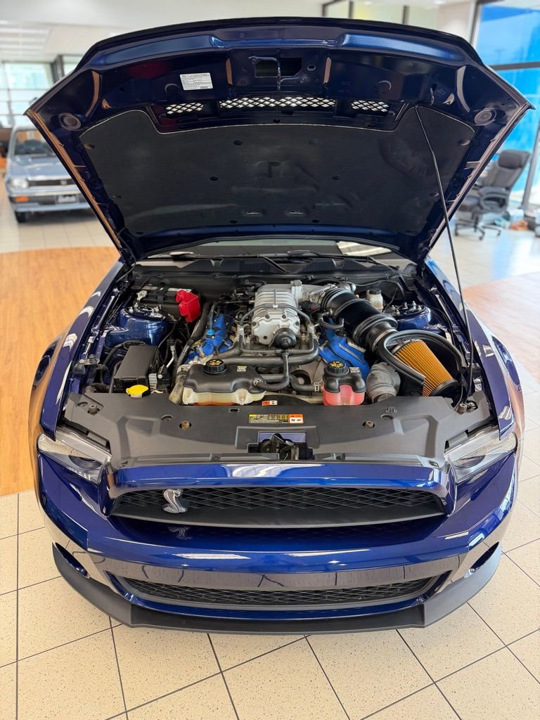 Used 2011 Ford Mustang Shelby GT500 w/ Electronics Pkg RWD image 4