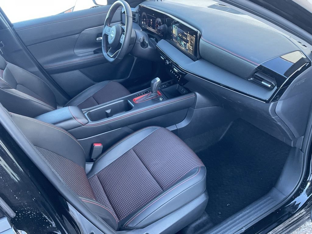 Used 2025 Nissan Kicks SR image 18