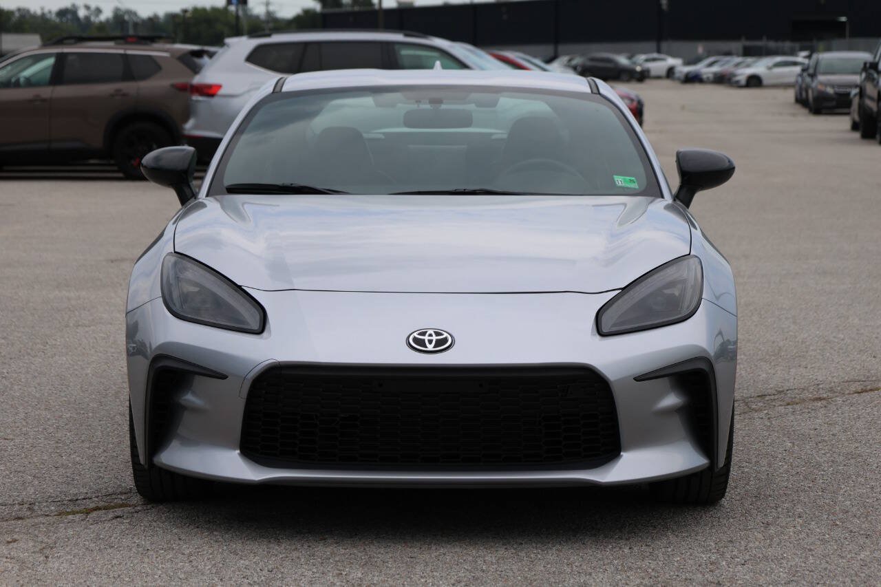 Used 2025 Toyota GR86 Premium w/ Performance Package RWD image 5