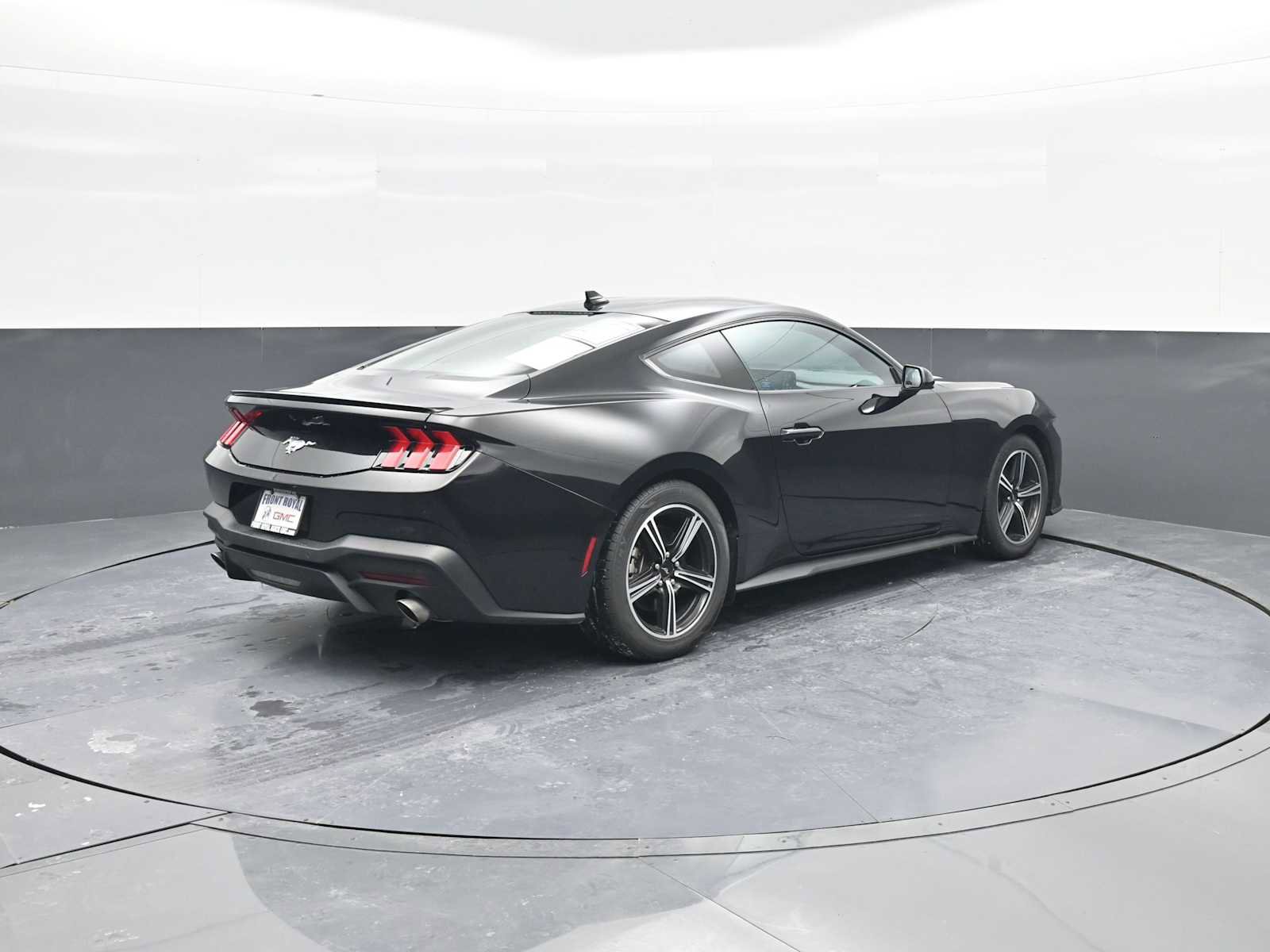 Used 2024 Ford Mustang Premium image 8