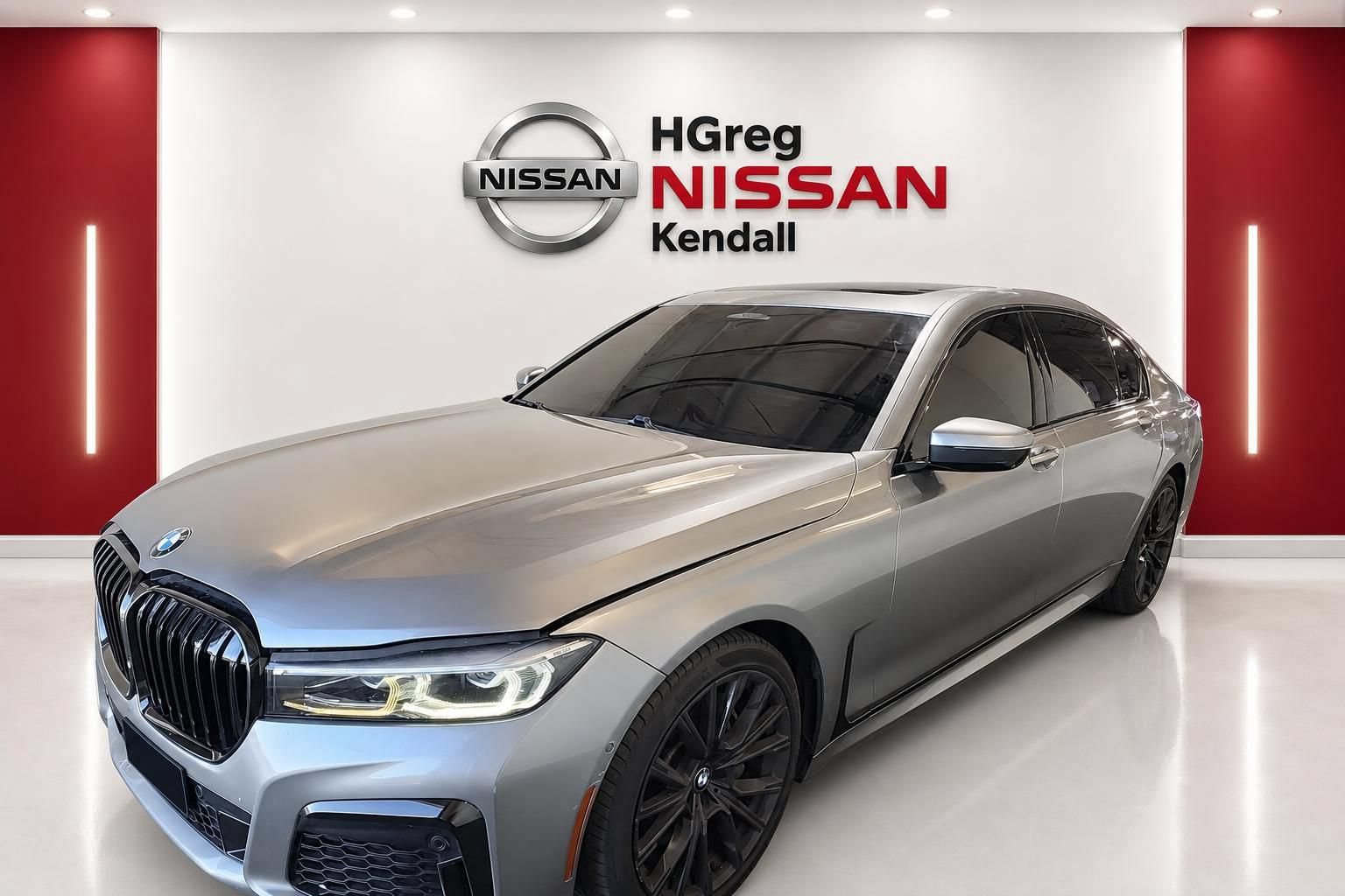 Used 2021 BMW 740i w/ M Sport Package RWD image 4