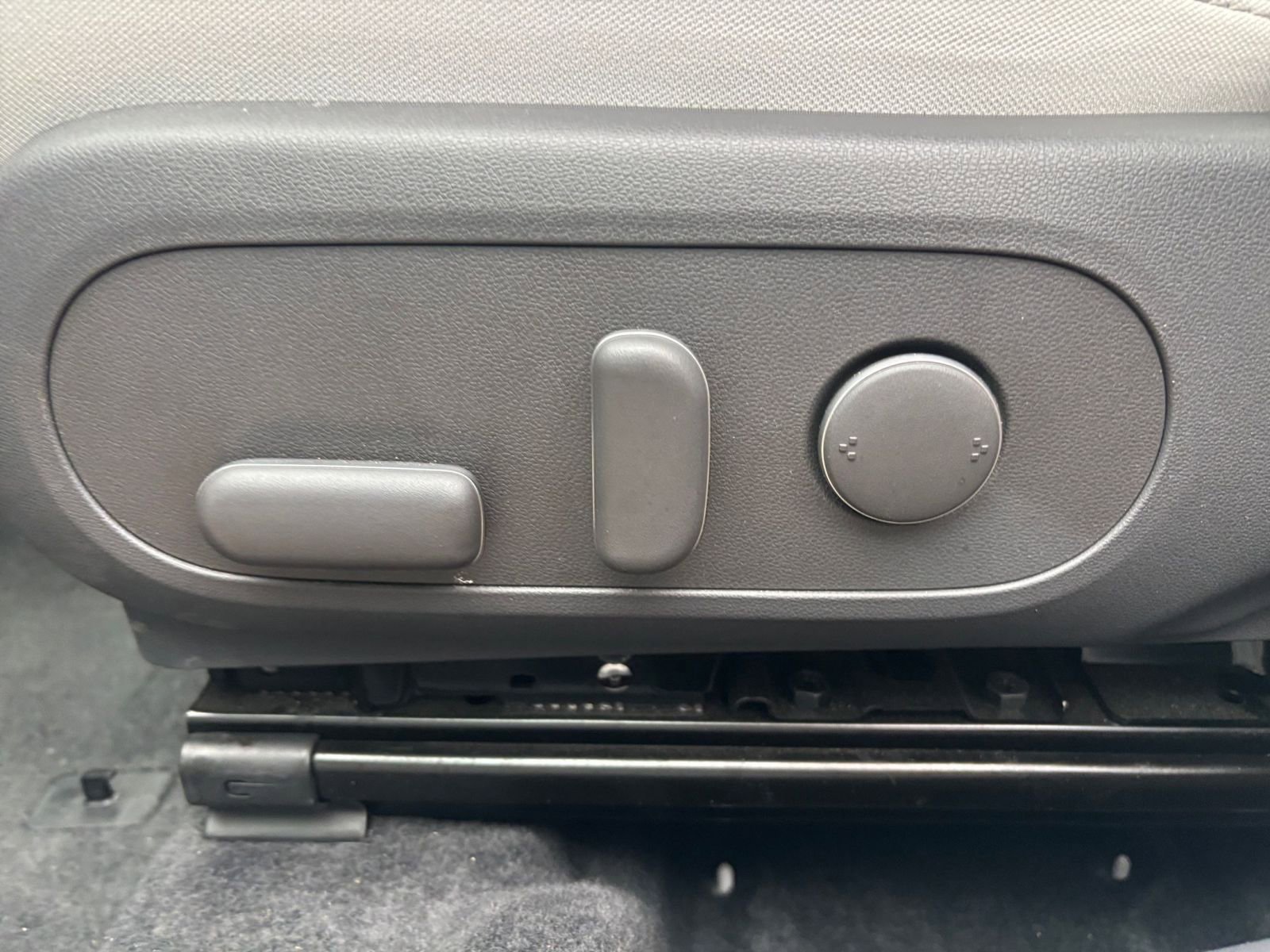 Used 2025 Hyundai Kona SEL image 22