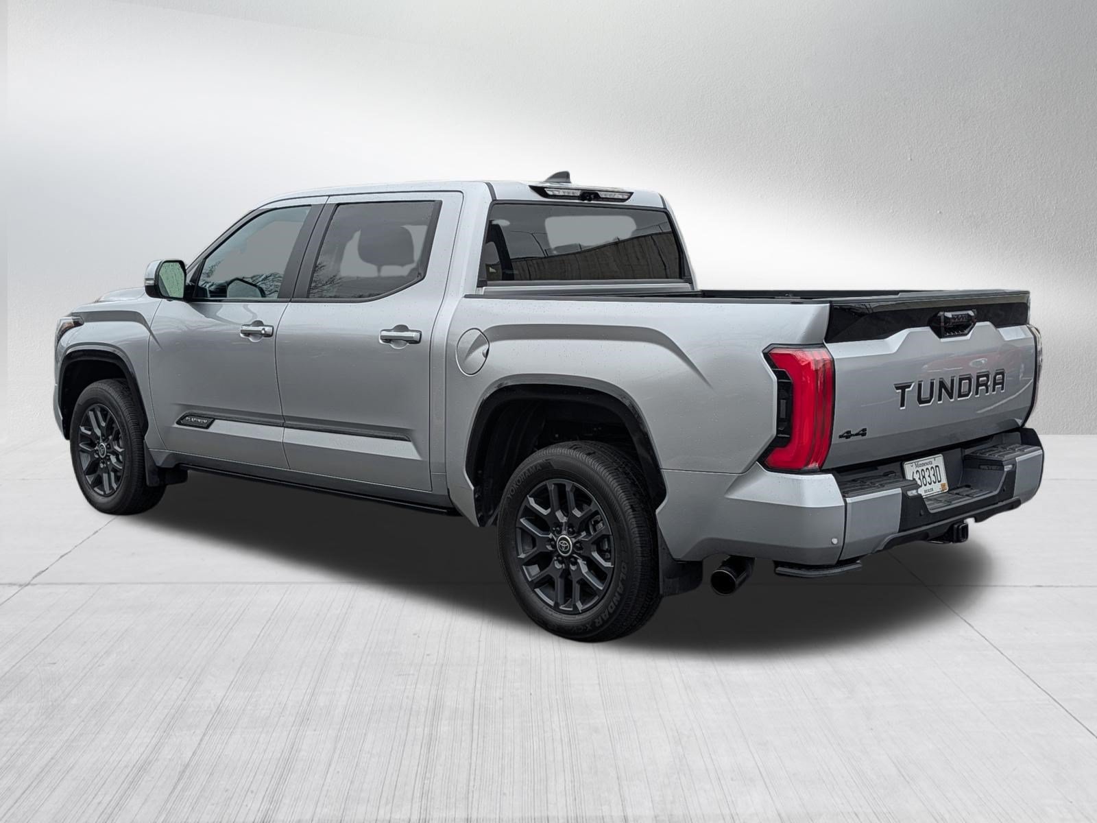 Used 2024 Toyota Tundra Platinum AWD/4WD image 5