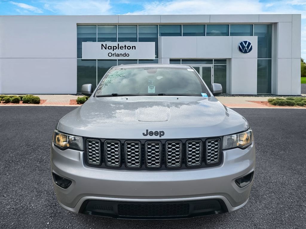 Used 2018 Jeep Grand Cherokee Altitude image 2
