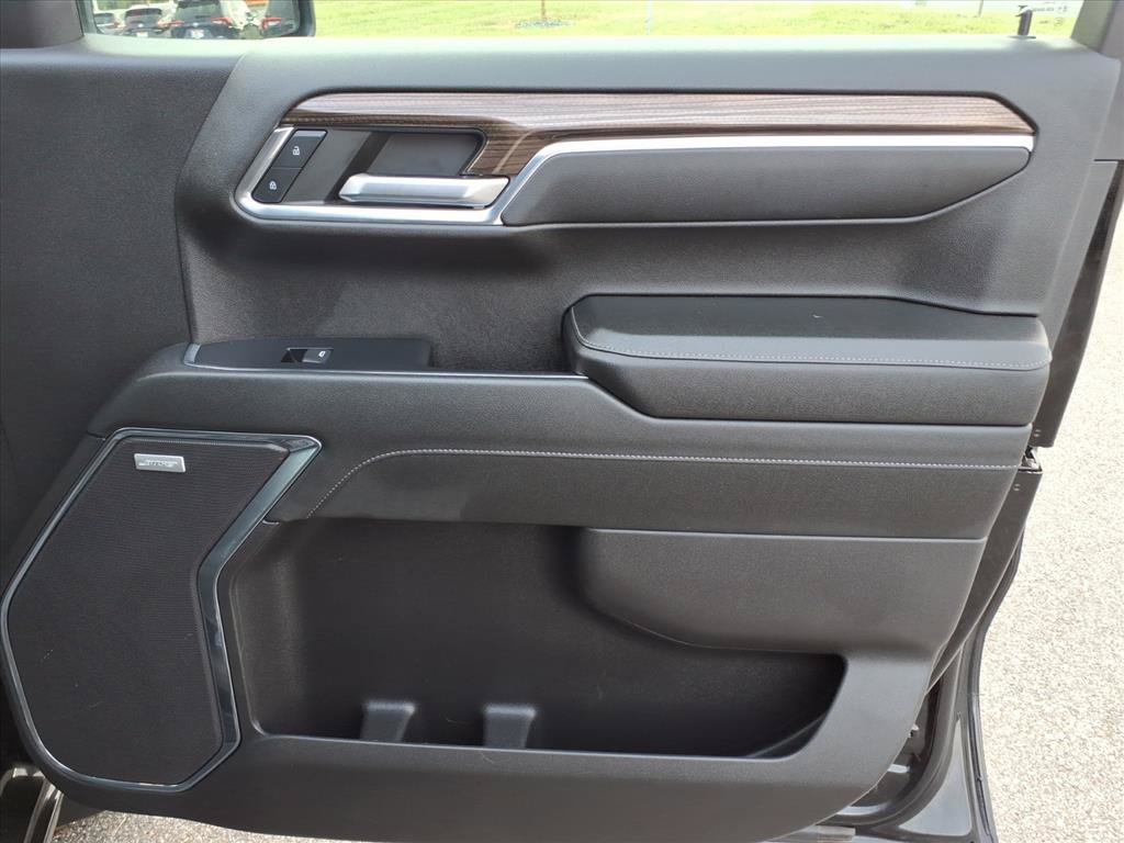 Used 2023 Chevrolet Silverado 1500 LT Trail Boss w/ Convenience Package II AWD/4WD image 17
