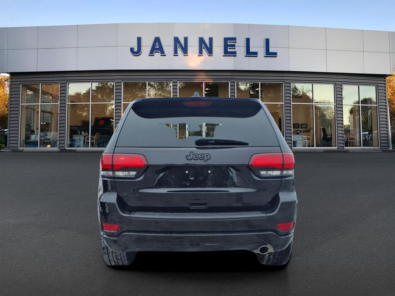 Used 2020 Jeep Grand Cherokee Altitude image 6