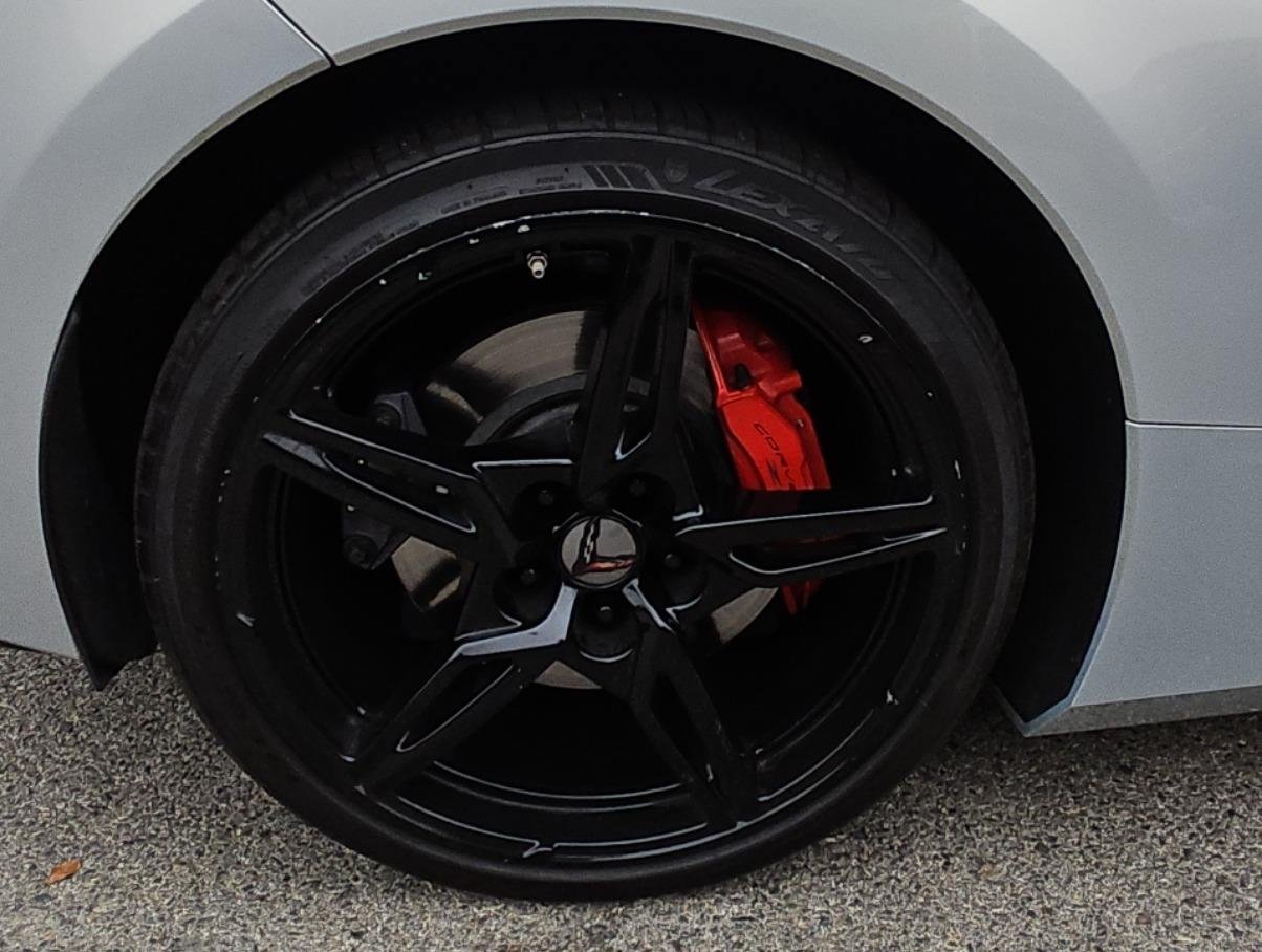 Used 2021 Chevrolet Corvette Stingray Convertible w/ Z51 Performance Package RWD image 24