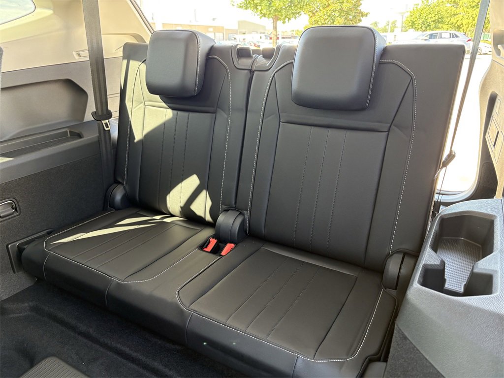 Certified 2024 Volkswagen Tiguan SE image 25