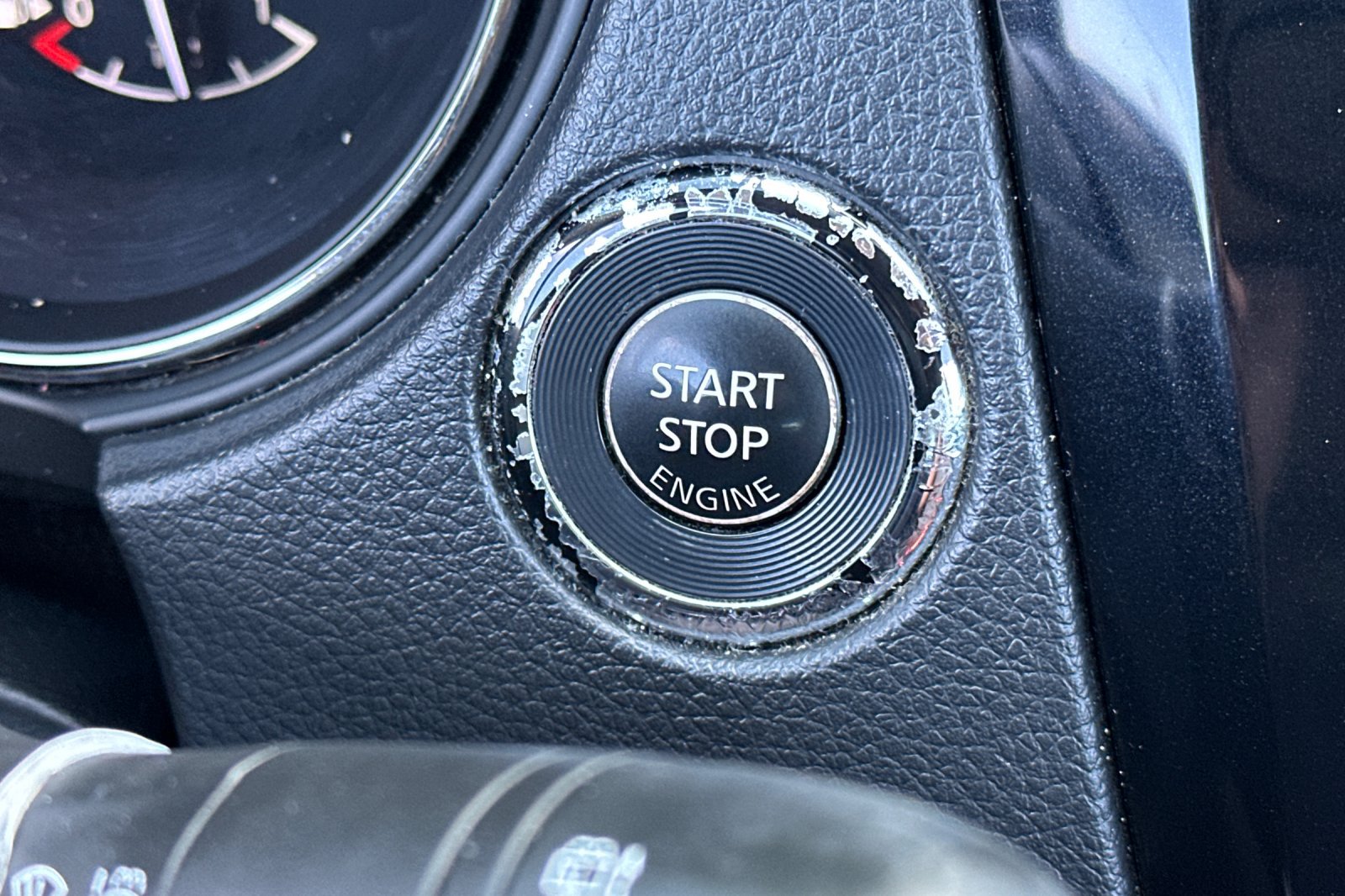 Used 2016 Nissan Rogue SV FWD image 21