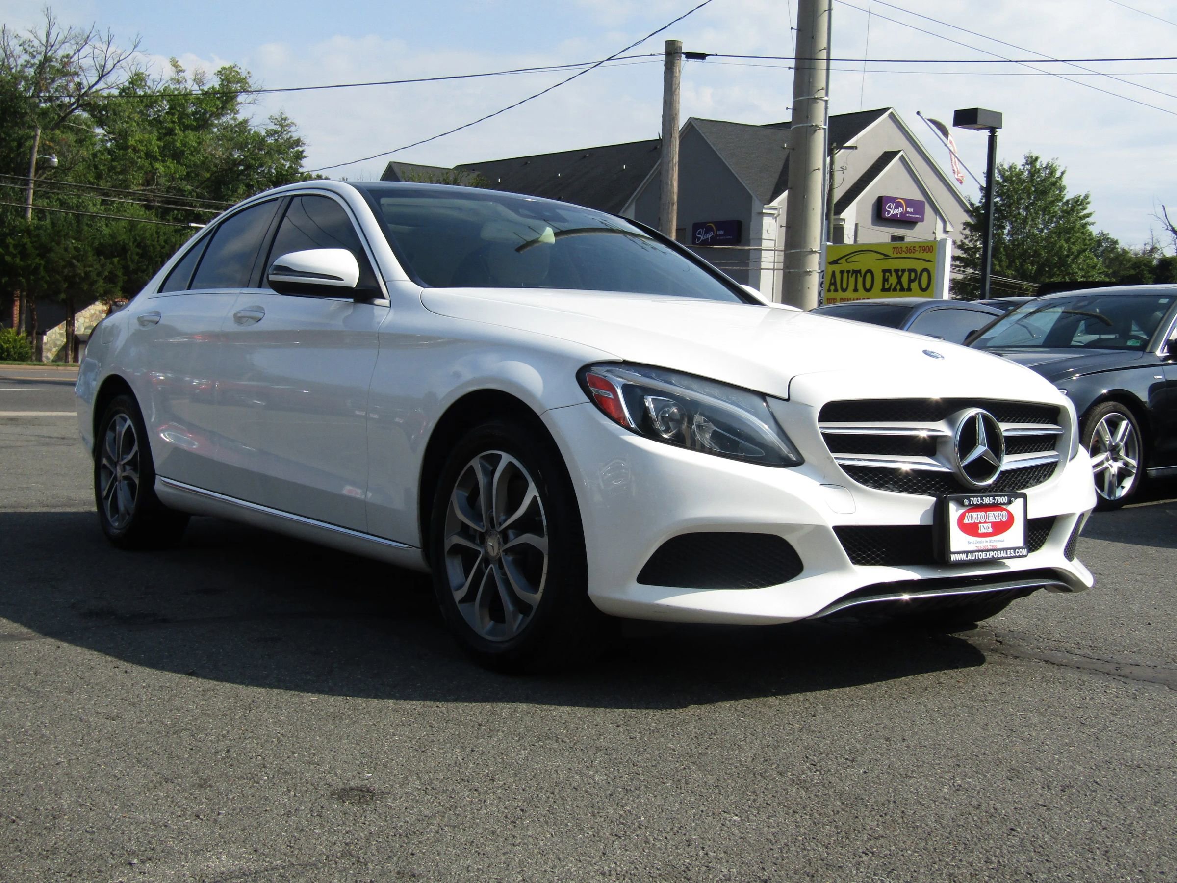 Used 2017 Mercedes-Benz C 300 4MATIC Sedan image 1