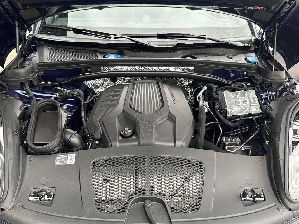 New 2025 Porsche Macan image 81