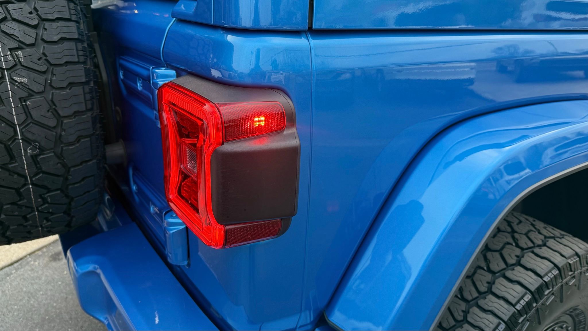 Used 2022 Jeep Wrangler Unlimited Sahara image 45