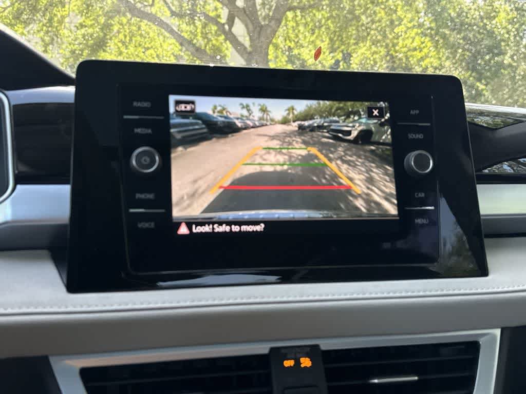 New 2026 Volkswagen Taos SE FWD image 18