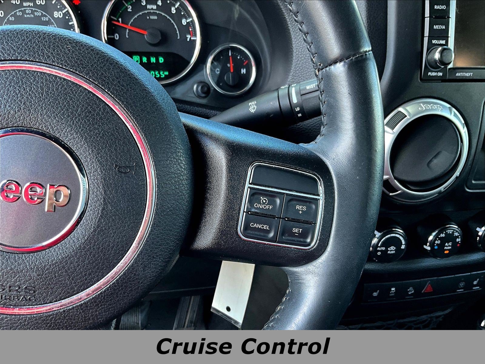 Used 2015 Jeep Wrangler Rubicon w/ Power Convenience Group AWD/4WD image 12