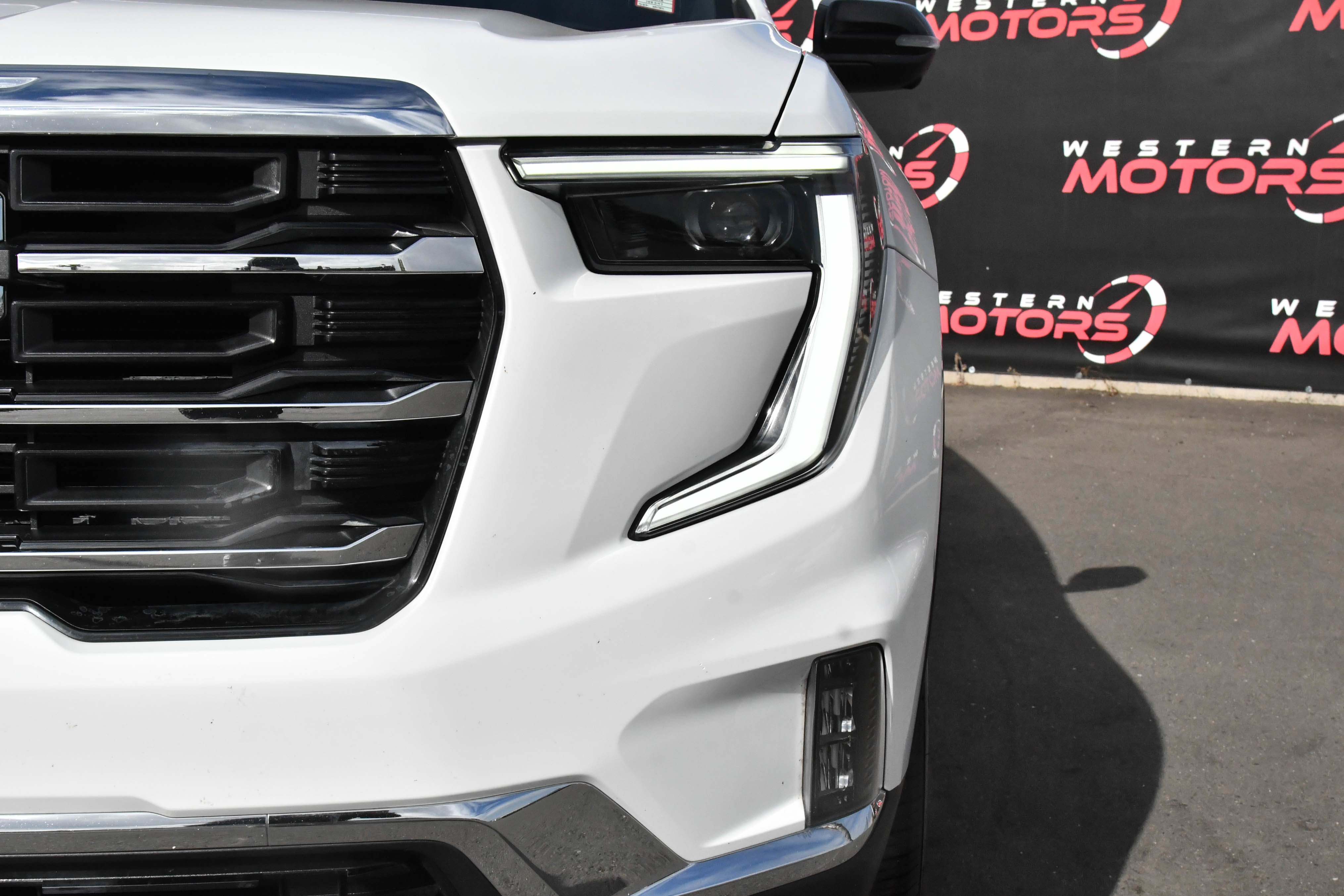 Used 2024 GMC Acadia Elevation image 11