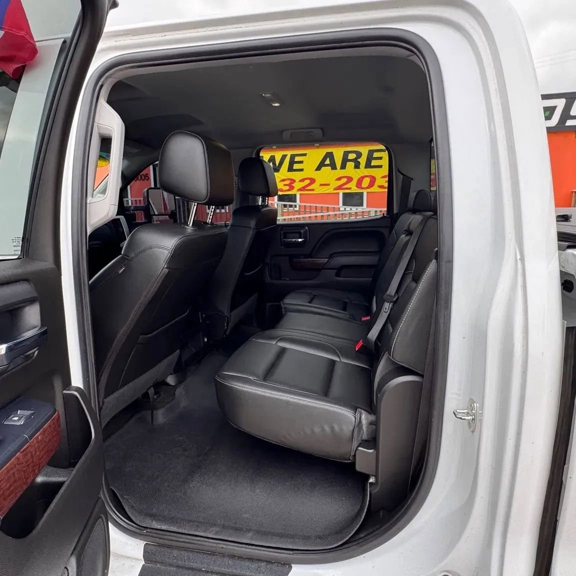 Used 2018 GMC Sierra 2500 SLT w/ Duramax Plus Package image 8