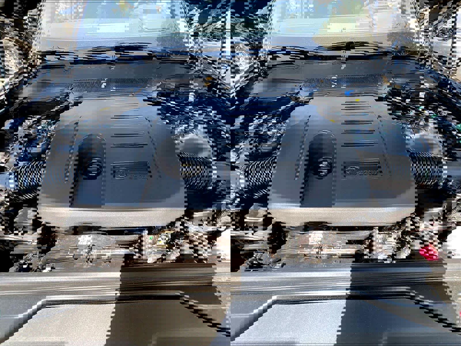 New 2025 Land Rover Discovery Dynamic SE image 13