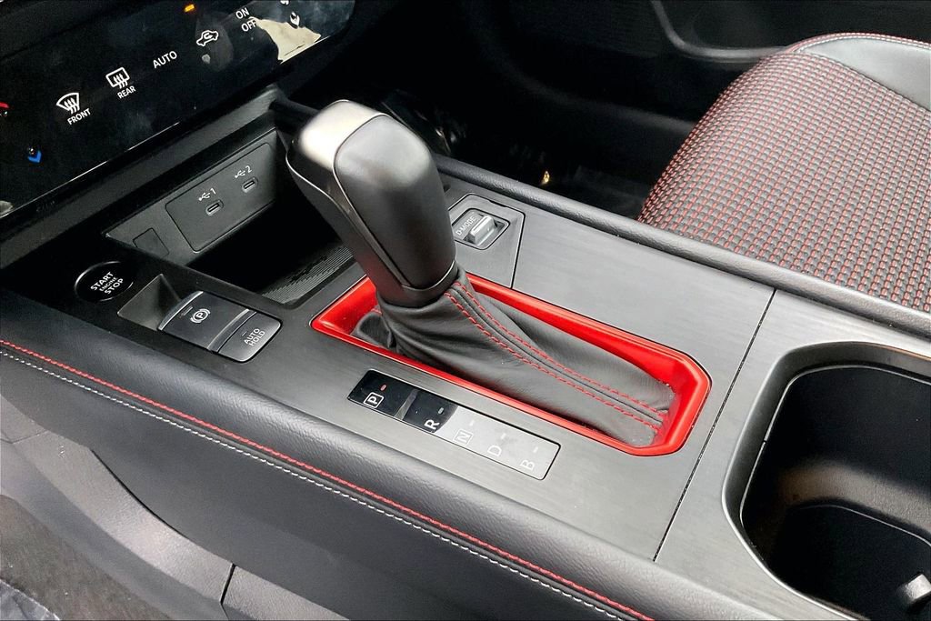 Used 2025 Nissan Kicks SR image 15