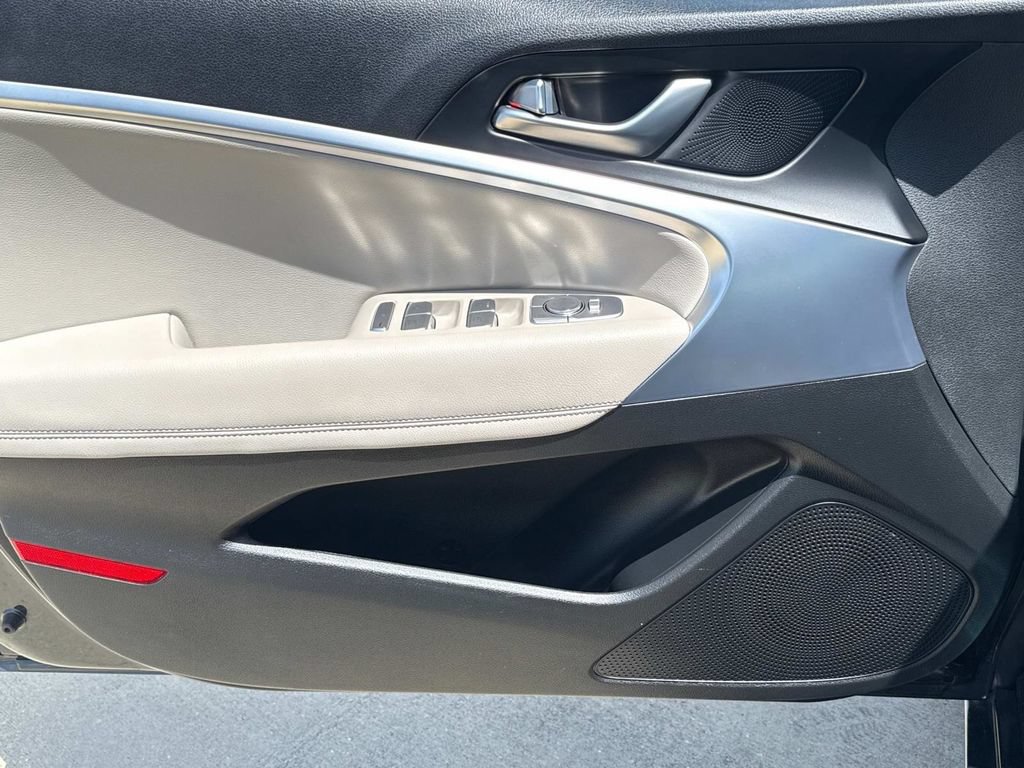 Used 2023 Genesis G70 2.0T RWD image 20