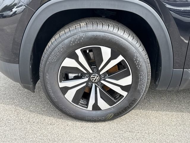 Certified 2025 Volkswagen Atlas Cross Sport SE image 10