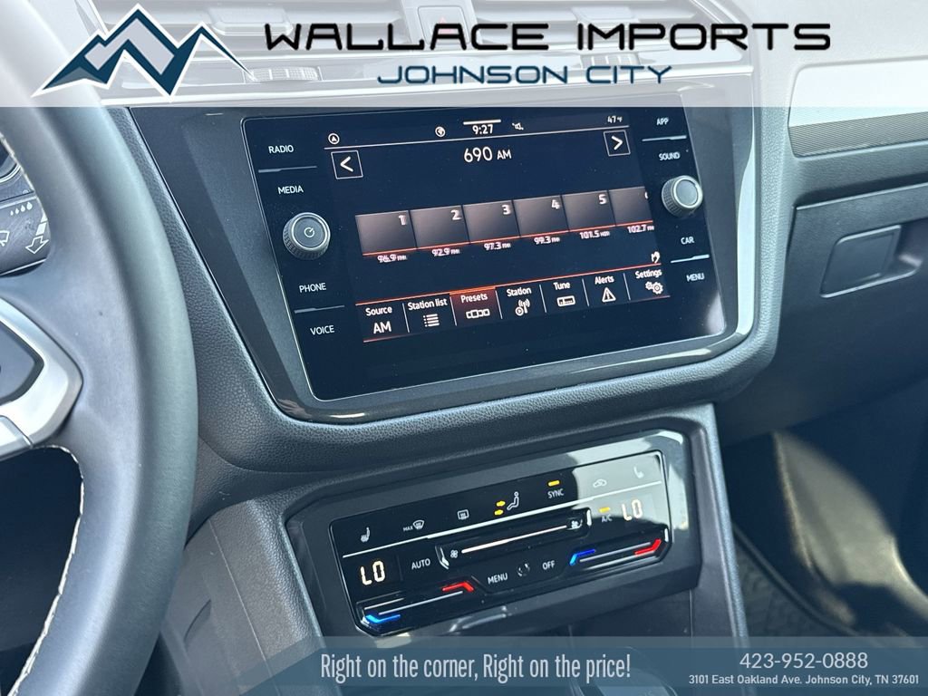 Certified 2023 Volkswagen Tiguan SE R-Line image 21