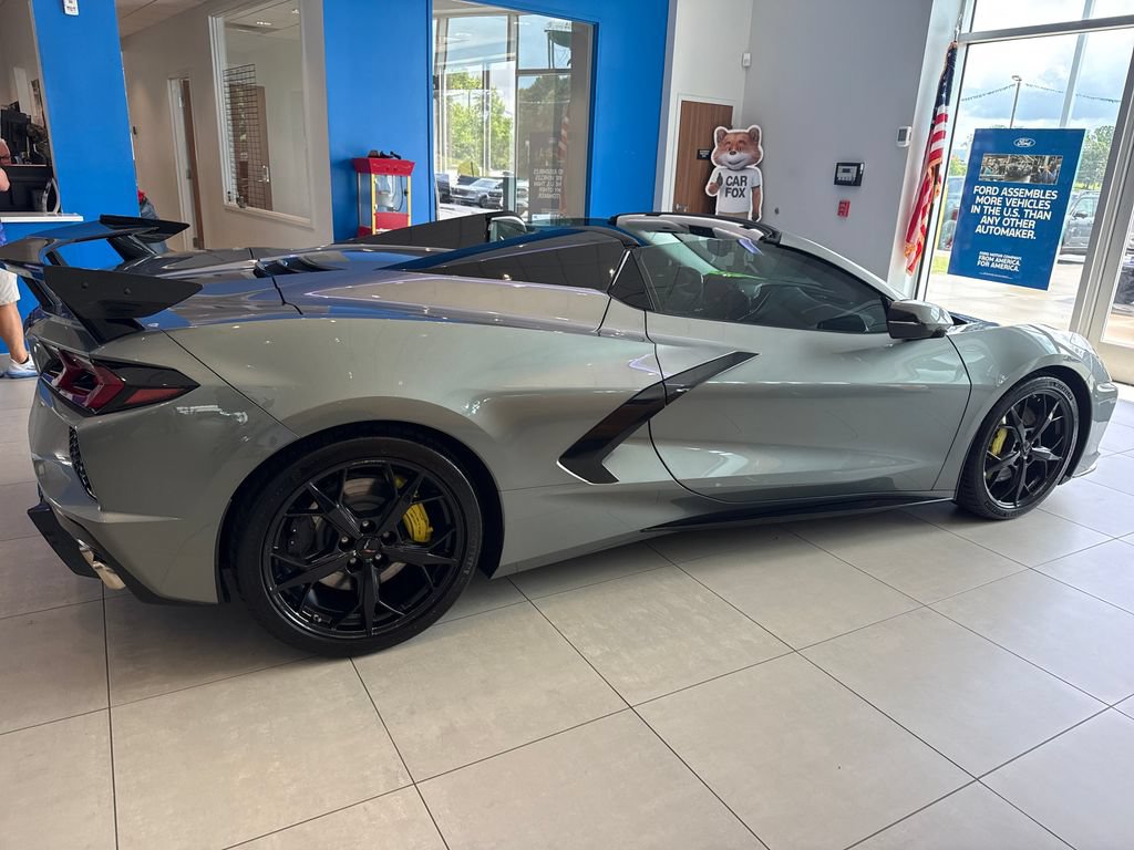 Used 2023 Chevrolet Corvette Stingray Premium Conv w/ Z51 Performance Package RWD image 8