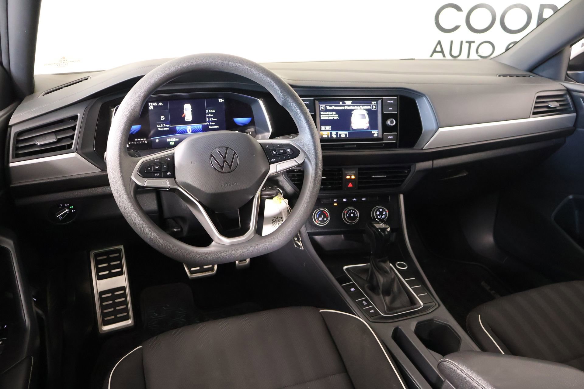 Used 2023 Volkswagen Jetta Sport FWD image 2