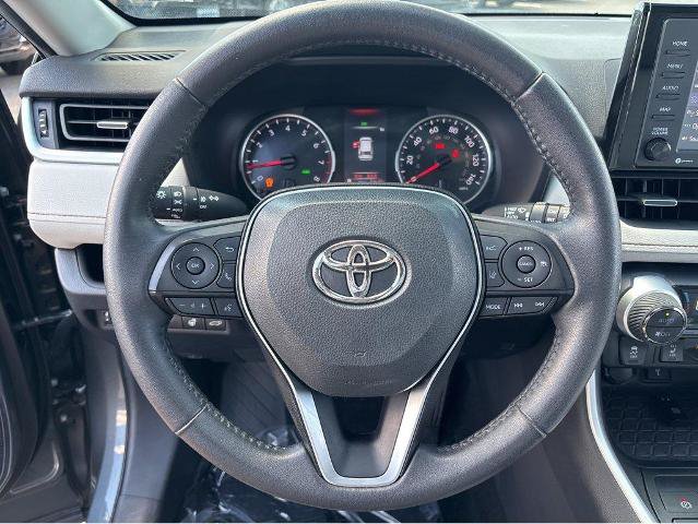 Used 2022 Toyota RAV4 XLE Premium AWD/4WD image 19