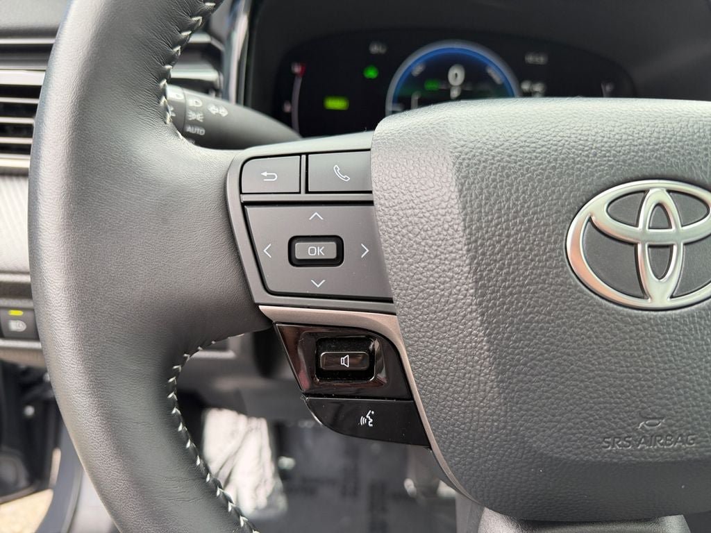 Used 2025 Toyota Camry SE w/ Multimedia Upgrade Package AWD/4WD image 15