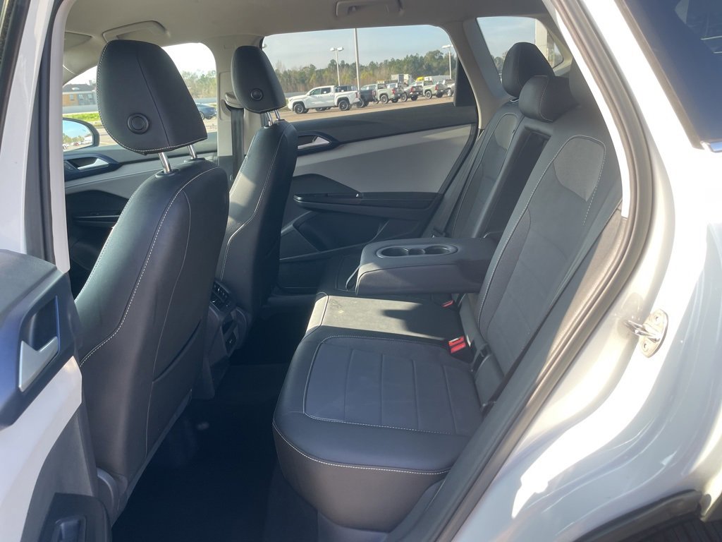 Used 2024 Volkswagen Taos SE image 12