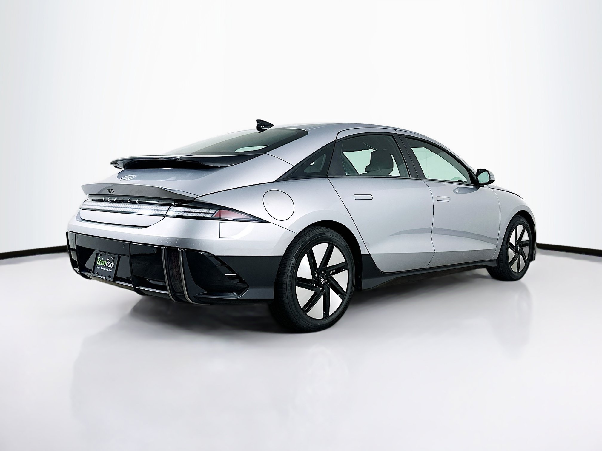 Used 2024 Hyundai Ioniq 6 SE AWD/4WD image 9