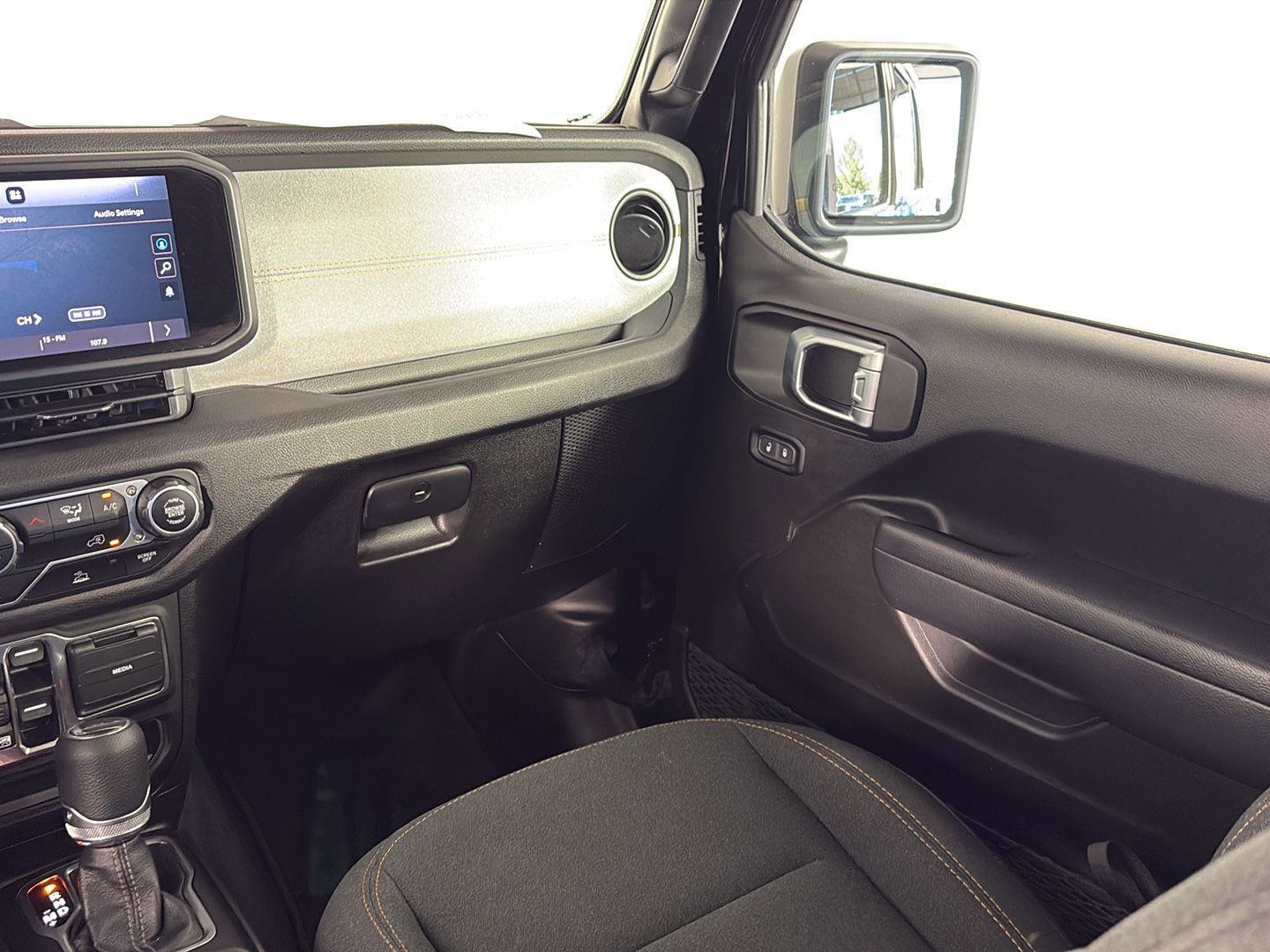 Used 2025 Jeep Gladiator Sport AWD/4WD image 19