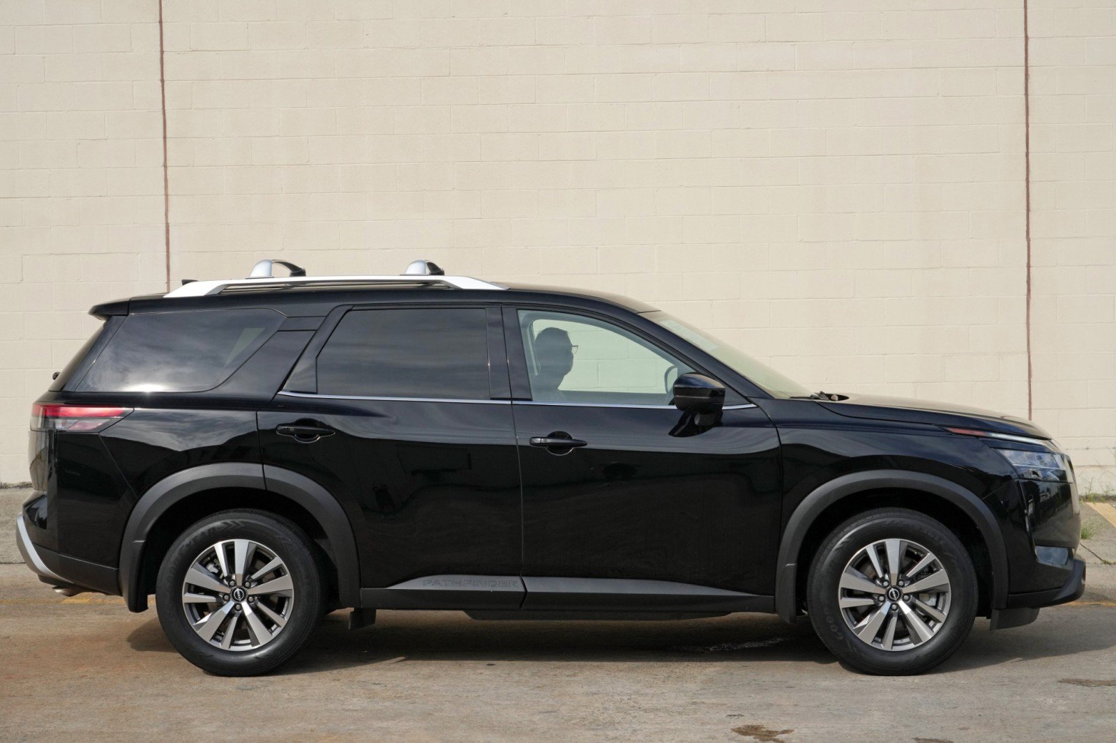 Used 2022 Nissan Pathfinder SL FWD image 51