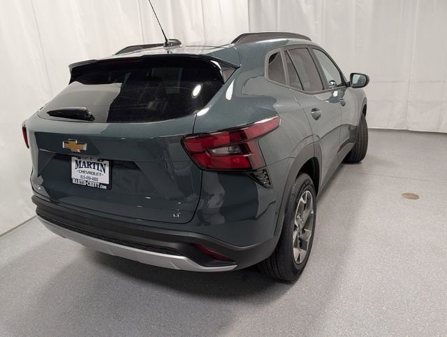 New 2026 Chevrolet Trax LT w/ Sunroof Package FWD image 3