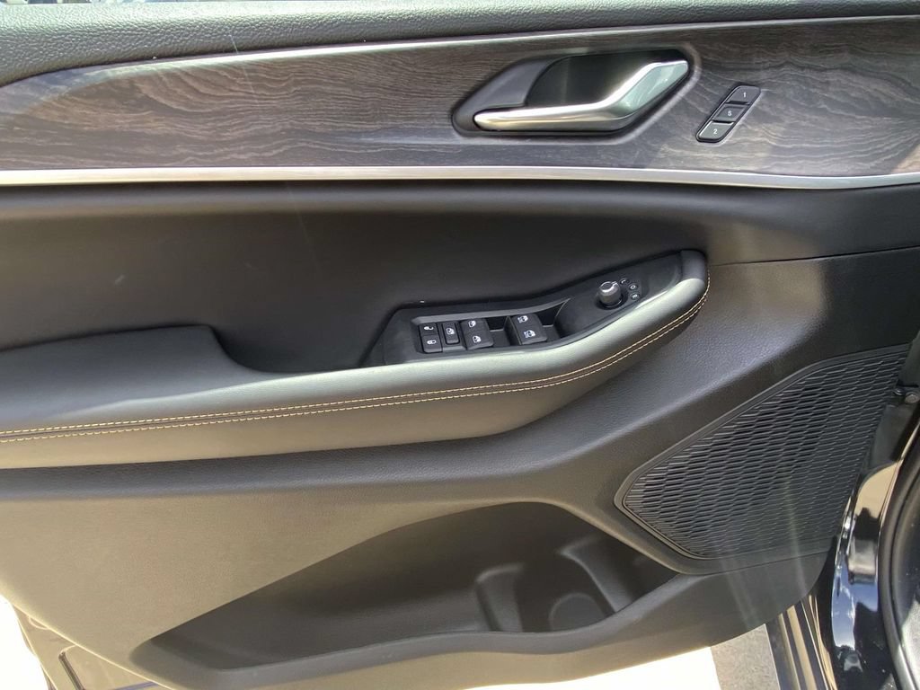 New 2026 Jeep Grand Cherokee L Limited AWD/4WD image 12