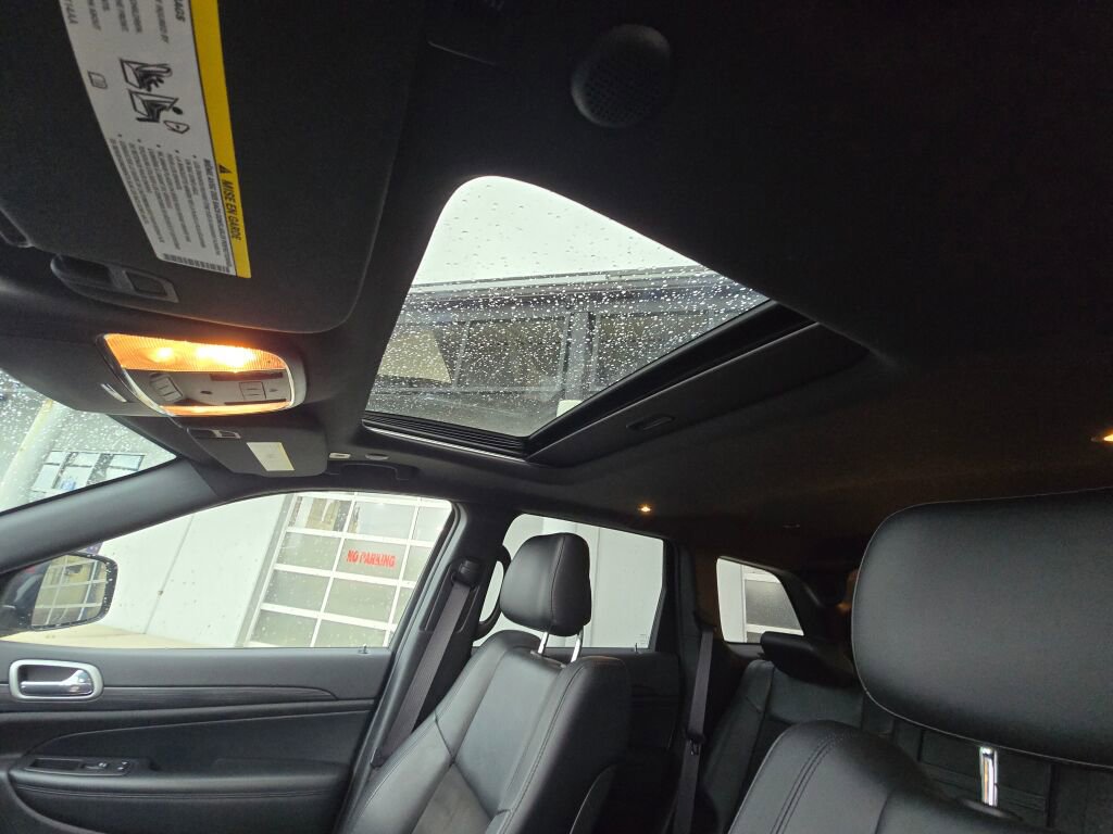 Used 2022 Jeep Grand Cherokee Laredo X image 19