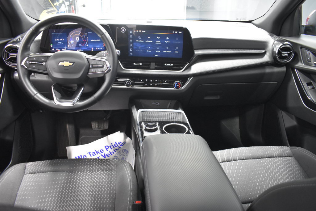 Used 2026 Chevrolet Equinox LT AWD/4WD image 13