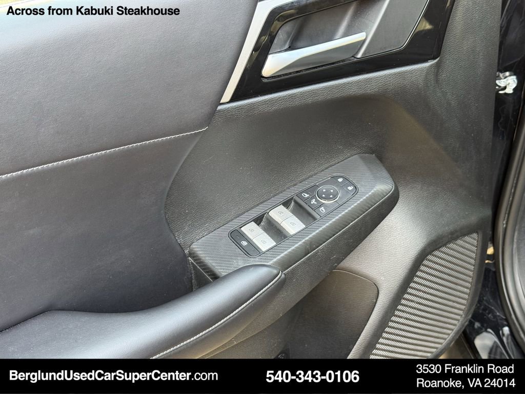 Used 2024 Mitsubishi Outlander SE image 17