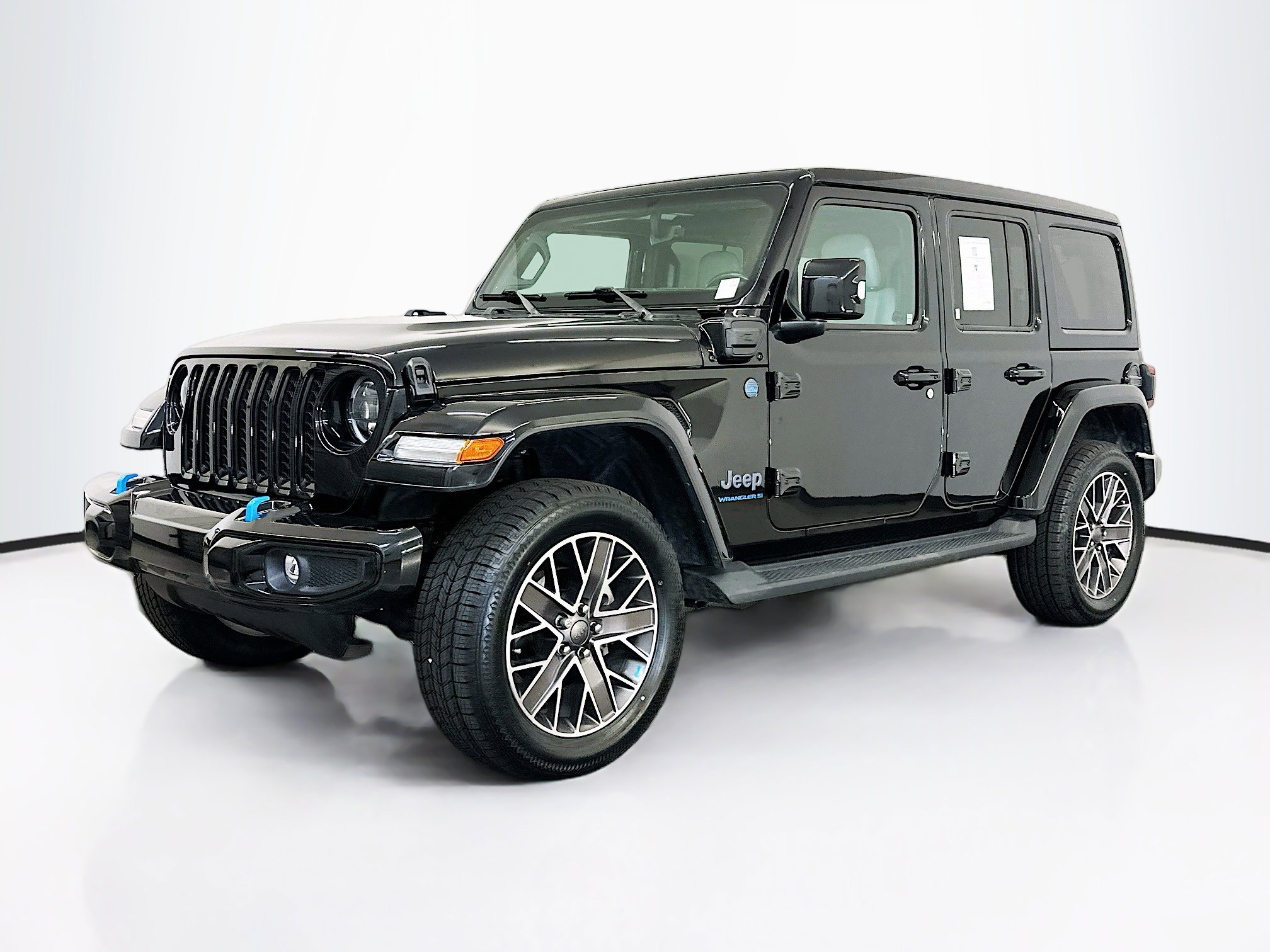 Used 2023 Jeep Wrangler Unlimited Sahara image 3