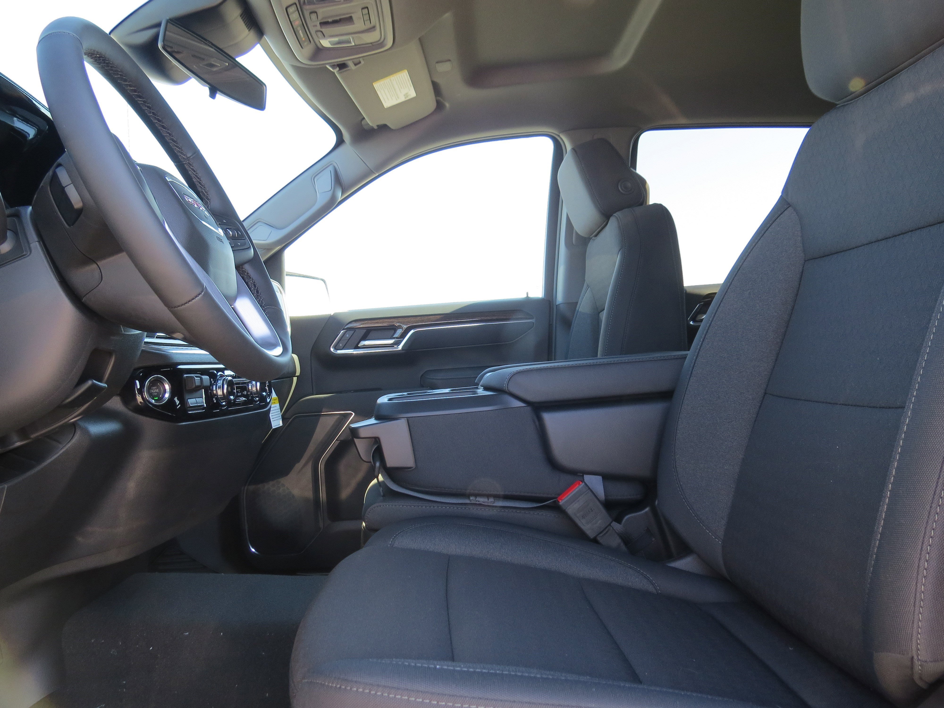 New 2026 GMC Sierra 1500 SLE w/ Preferred Package image 15