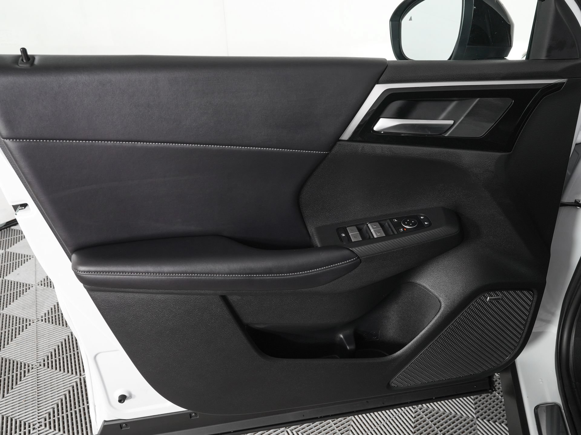 New 2026 Mitsubishi Outlander LE FWD image 10