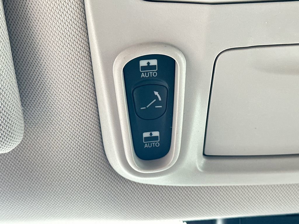 Used 2019 Chrysler Pacifica Limited image 33