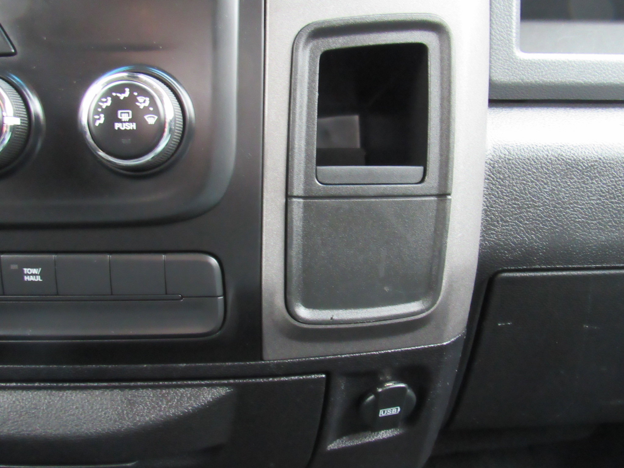 Used 2015 RAM 1500 Express image 28